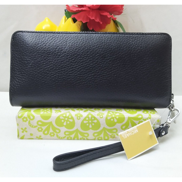 Michael Kors Jet Set Travel Black Pebbled Zip Around Long Wallet -NWT $298 - Picture 2 of 16
